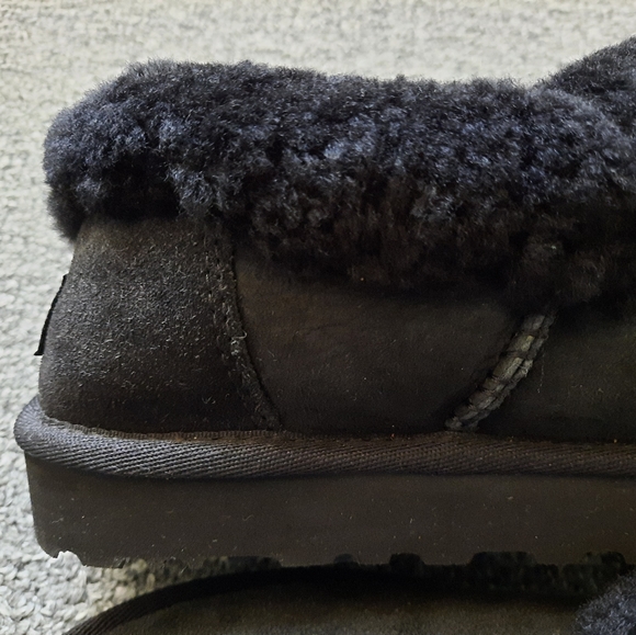 UGG black NWOT suede shoes size 7 - Picture 8 of 12
